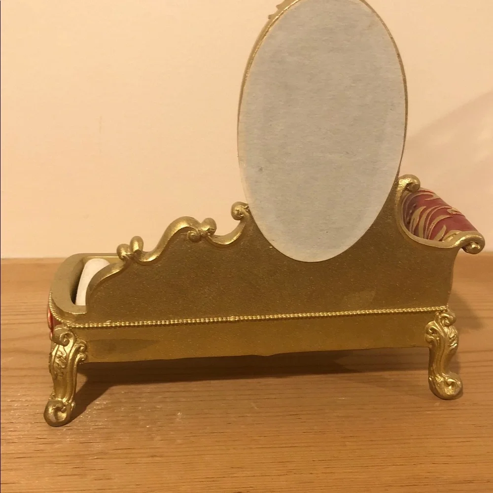 Elegant Red and Gold ring holder with Mirror - Picture 4 of 4